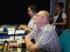 Zur Wahlsondersendung am 7. Juni �bernahm Doreen Fulde (rechts hinten) die Aufnahmeleitung im Studio.